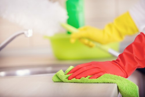 Oven cleaning for a flat or rental kitchen near Hammersmith
